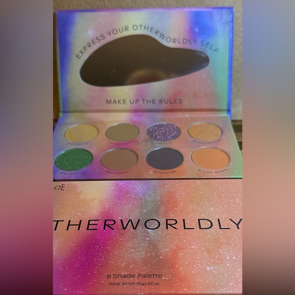 Fluide Otherworldly 8 Shade Pallet Eye Shadow